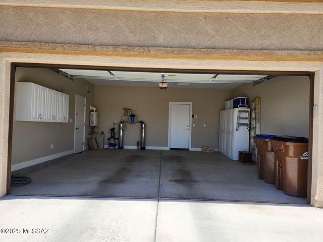 7100 W Cliff Spring Trail, Marana, AZ 85658
