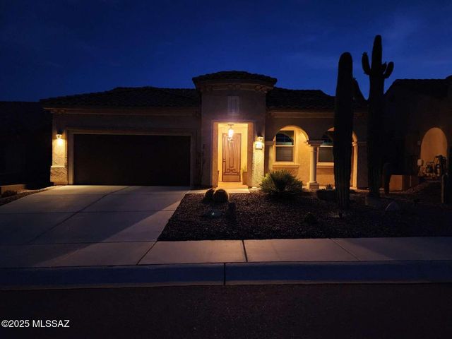 7100 W Cliff Spring Trail, Marana, AZ 85658