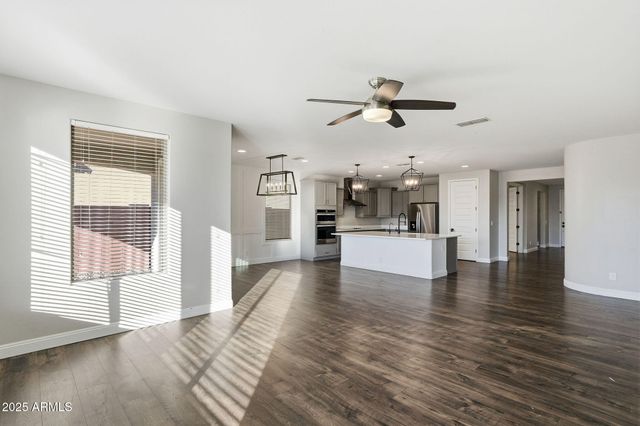 25632 N 161ST Avenue, Surprise, AZ 85387