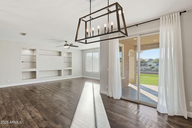 25632 N 161ST Avenue, Surprise, AZ 85387