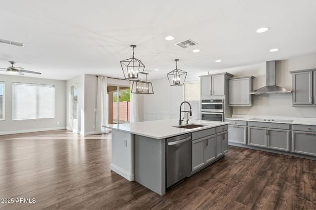 25632 N 161ST Avenue, Surprise, AZ 85387