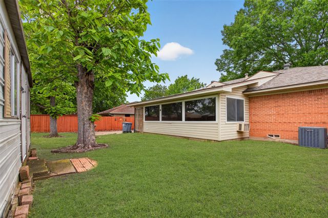 7132 Sorenson Circle, Dallas, TX 75227