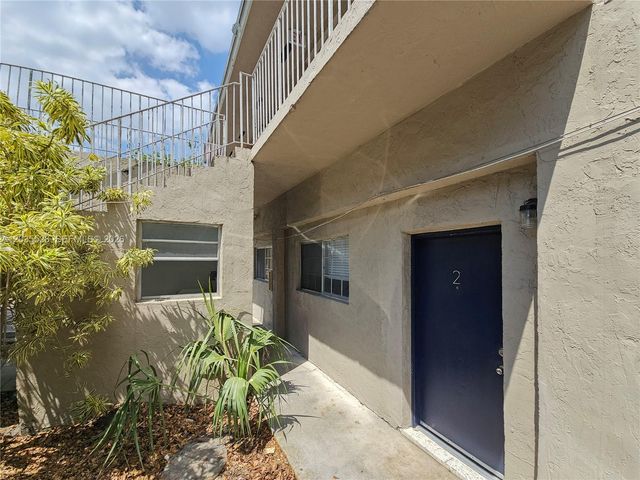 6601 SW 10th St 2, West Miami, FL 33144