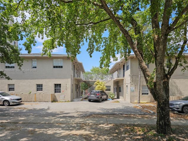 6601 SW 10th St 2, West Miami, FL 33144
