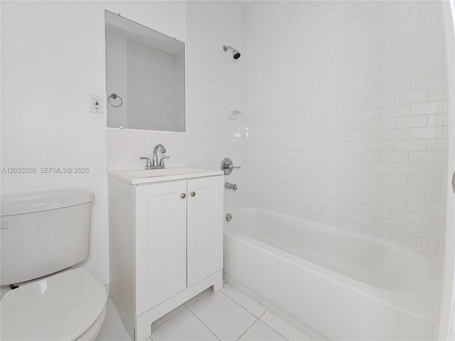 6601 SW 10th St 2, West Miami, FL 33144