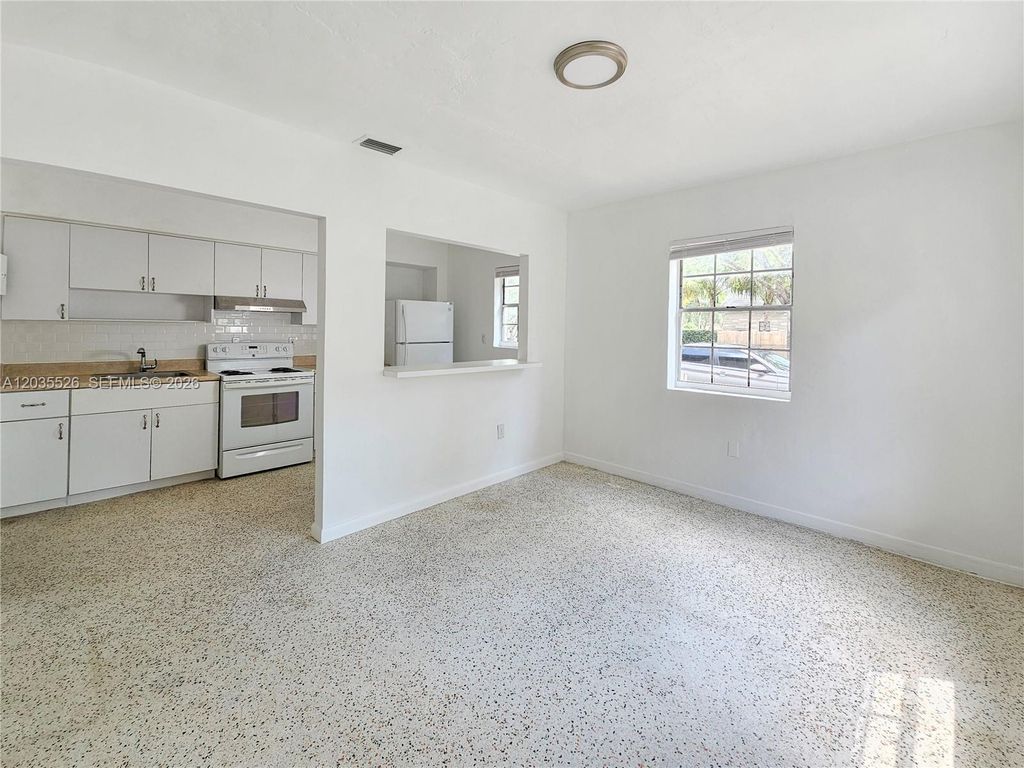 6601 SW 10th St 2, West Miami, FL 33144