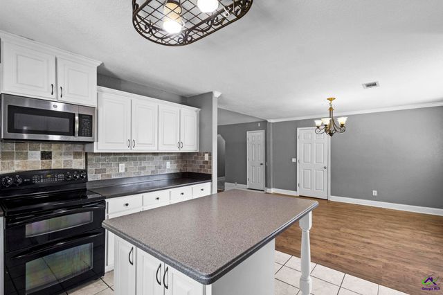 104 Haag Drive, Warner Robins, GA 31093