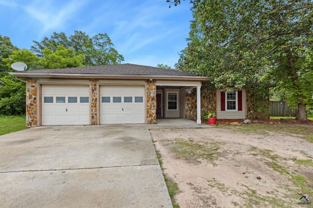 104 Haag Drive, Warner Robins, GA 31093