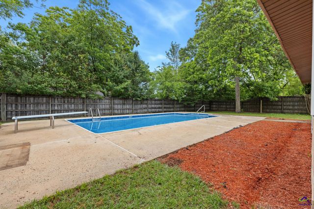 104 Haag Drive, Warner Robins, GA 31093
