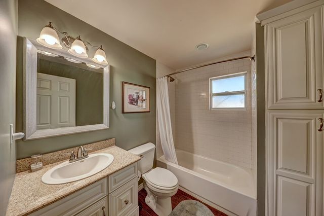 1310 W Philadelphia St, Marfa, TX 79843