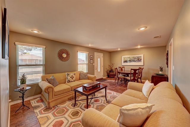 1310 W Philadelphia St, Marfa, TX 79843