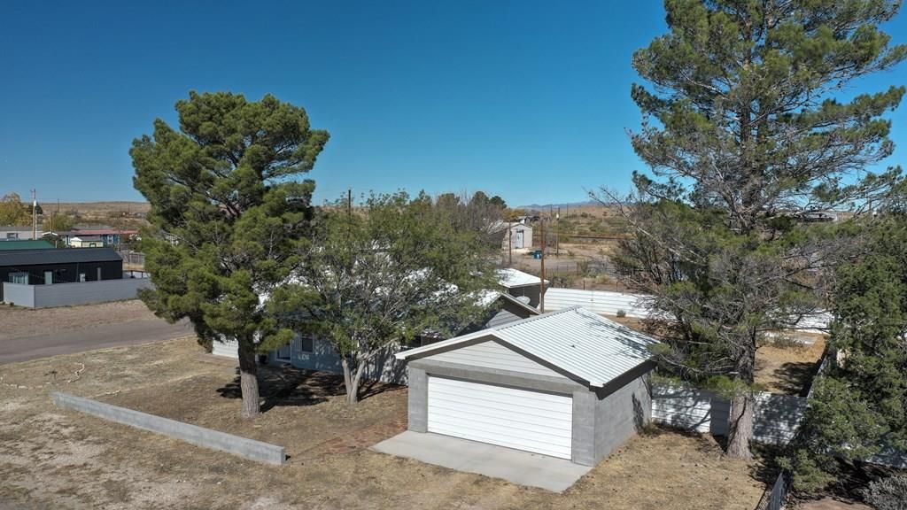 1310 W Philadelphia St, Marfa, TX 79843