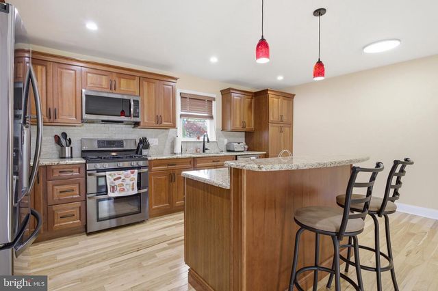 1040 EISENHOWER AVE, Woodlyn, PA 19094