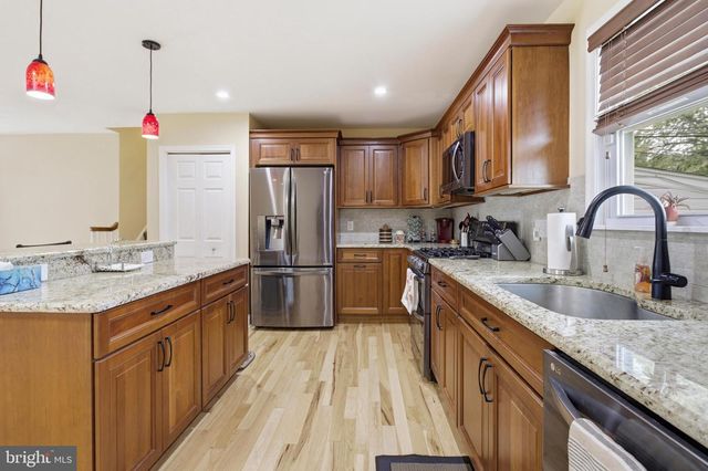 1040 EISENHOWER AVE, Woodlyn, PA 19094