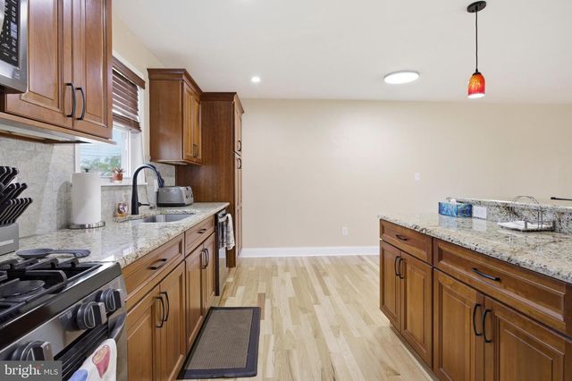 1040 EISENHOWER AVE, Woodlyn, PA 19094