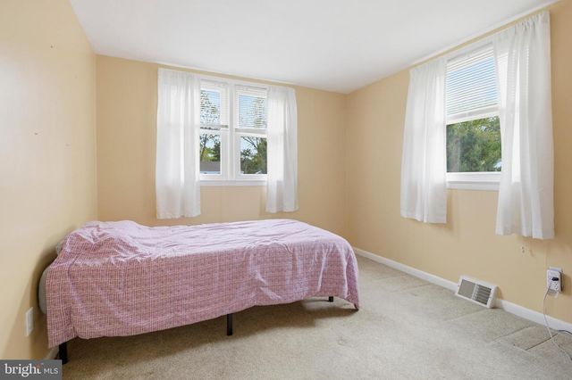 1040 EISENHOWER AVE, Woodlyn, PA 19094
