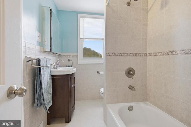 1040 EISENHOWER AVE, Woodlyn, PA 19094