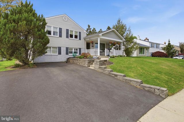 1040 EISENHOWER AVE, Woodlyn, PA 19094