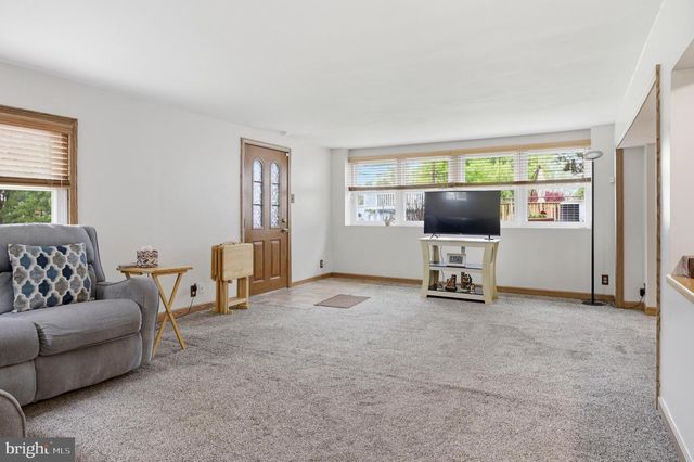 1040 EISENHOWER AVE, Woodlyn, PA 19094