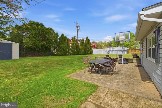 1040 EISENHOWER AVE, Woodlyn, PA 19094