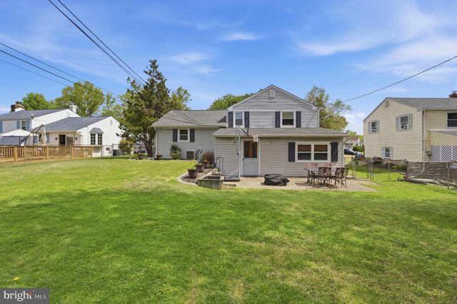 1040 EISENHOWER AVE, Woodlyn, PA 19094