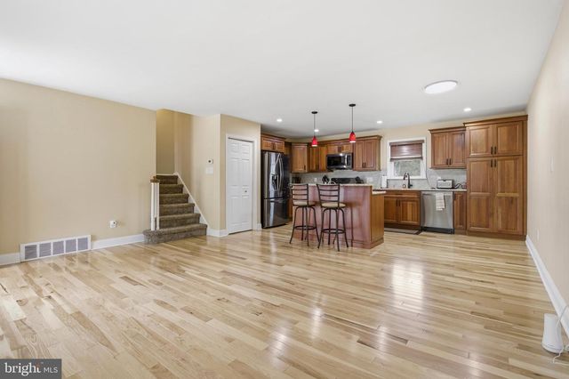 1040 EISENHOWER AVE, Woodlyn, PA 19094