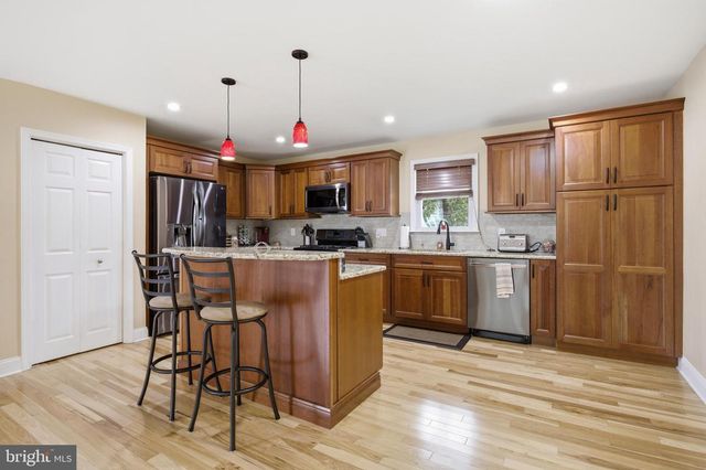 1040 EISENHOWER AVE, Woodlyn, PA 19094