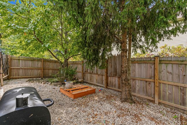 568 Cambridge Drive, Grayslake, IL 60030