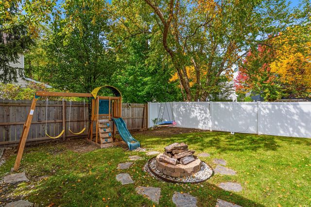 568 Cambridge Drive, Grayslake, IL 60030