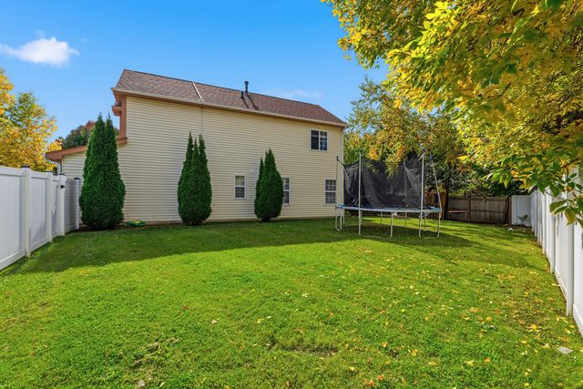 568 Cambridge Drive, Grayslake, IL 60030