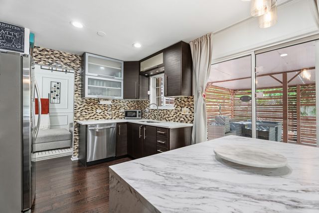 568 Cambridge Drive, Grayslake, IL 60030