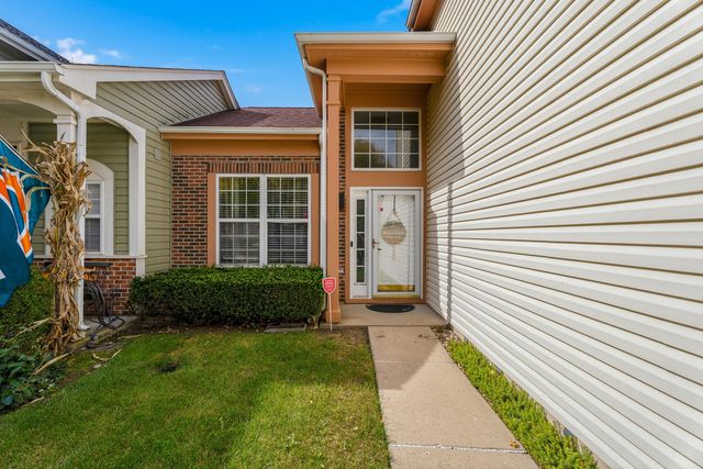 568 Cambridge Drive, Grayslake, IL 60030