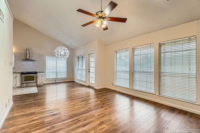 8611 Datapoint Dr Apt 68, San Antonio, TX 78229