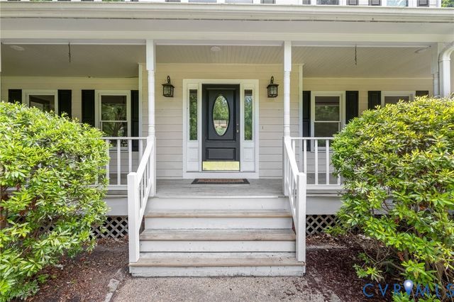 12439 N Oaks Dr, Ashland, VA 23005