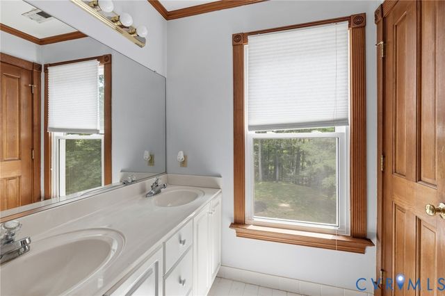 12439 N Oaks Dr, Ashland, VA 23005
