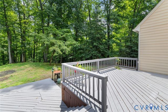 12439 N Oaks Dr, Ashland, VA 23005