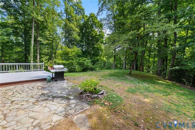 12439 N Oaks Dr, Ashland, VA 23005