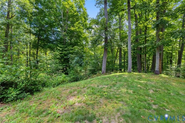12439 N Oaks Dr, Ashland, VA 23005