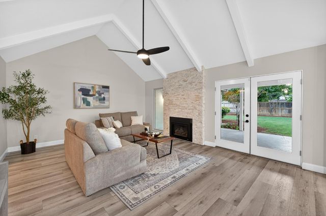 5431 N Kavanagh Avenue, Fresno, CA 93711