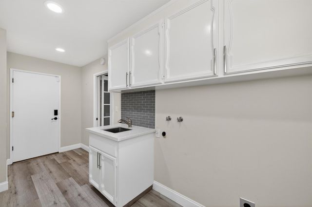 5431 N Kavanagh Avenue, Fresno, CA 93711