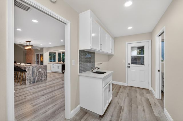 5431 N Kavanagh Avenue, Fresno, CA 93711