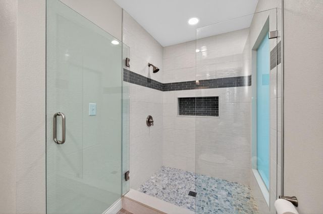 5431 N Kavanagh Avenue, Fresno, CA 93711