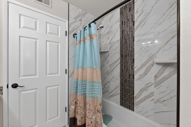 5431 N Kavanagh Avenue, Fresno, CA 93711