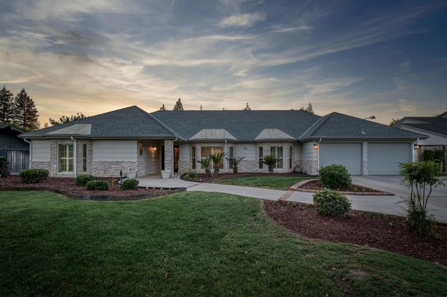 5431 N Kavanagh Avenue, Fresno, CA 93711