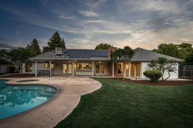 5431 N Kavanagh Avenue, Fresno, CA 93711