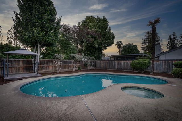 5431 N Kavanagh Avenue, Fresno, CA 93711