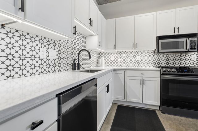 720 N 4th Street 111, Minneapolis, MN 55401