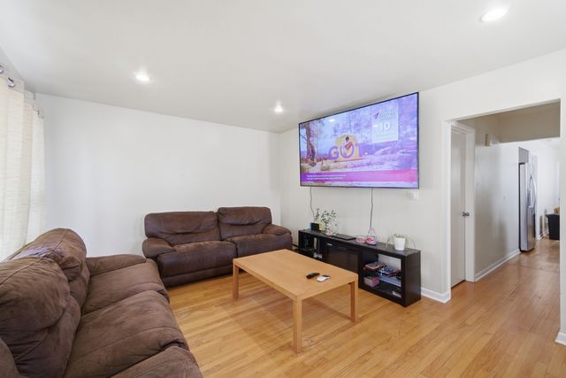 4622 N Springfield Avenue, Chicago, IL 60625