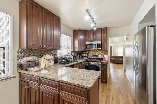 4622 N Springfield Avenue, Chicago, IL 60625