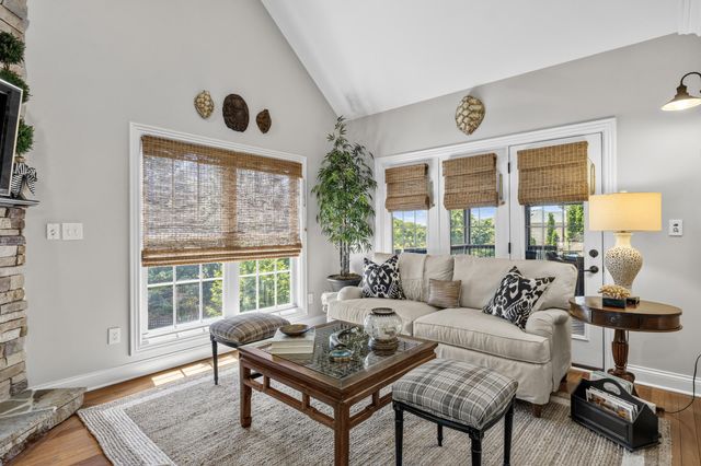 3896 Tatton Park, Lexington, KY 40515